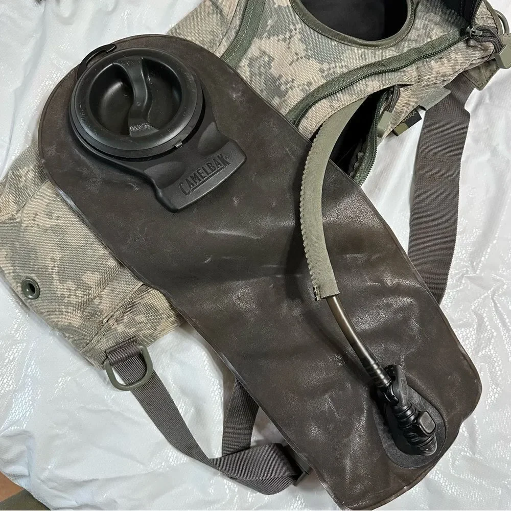 Camelbak Camo print Maximum Gear Thermobak 3 liter 100oz Hydration System